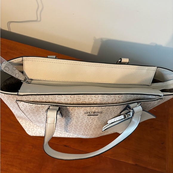 GUESS Logo Tote Bag Cream Beige Monogram Shoulder Bag NWOT - Picture 3 of 13